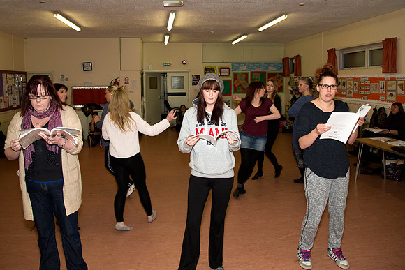 HOT MIKADO WORLE OPERATIC AND DRAMATIC SOCIETY